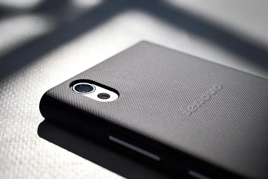 Lenovo Handheld: Deconstruction of an Illegally Loaded 'Official' Device